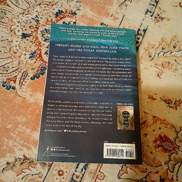 The Woman in Cabin 10 - Picture 2 of 2